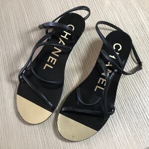 CHANEL Black Beige Two-Tone CC Logo Flat Sandal Size 37 Italy